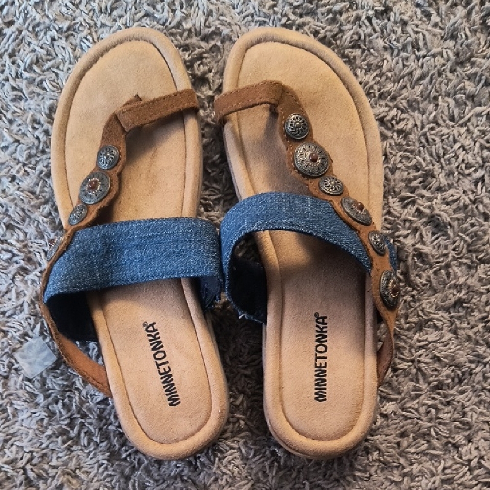 Minnetonka Brown and Blue Button Sandals